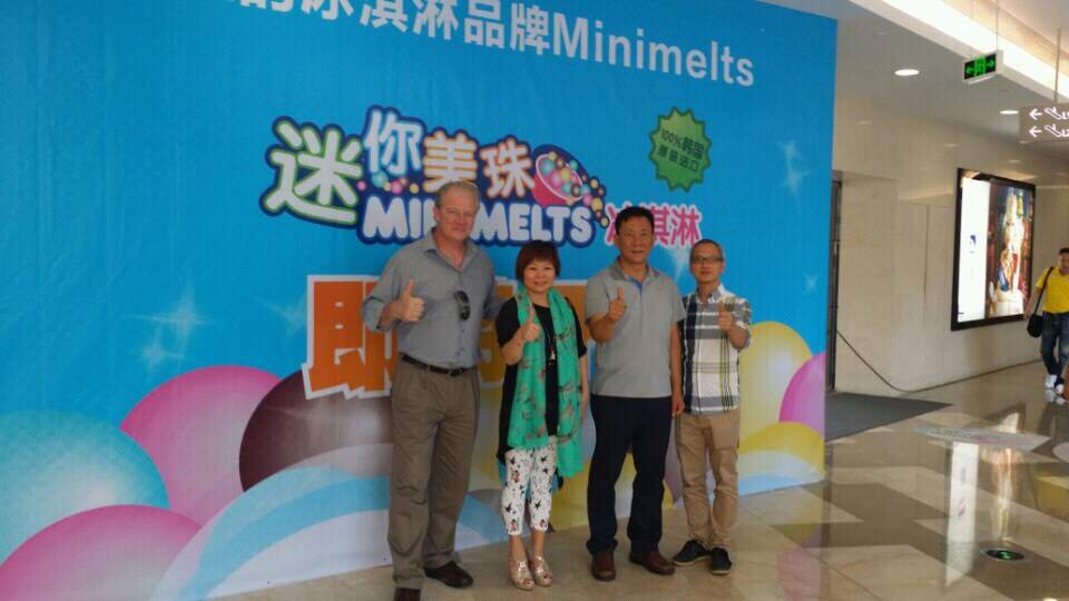 MINIMELTS創始人視察中國(guó)廣東市場并與公司代表及區域代理合影